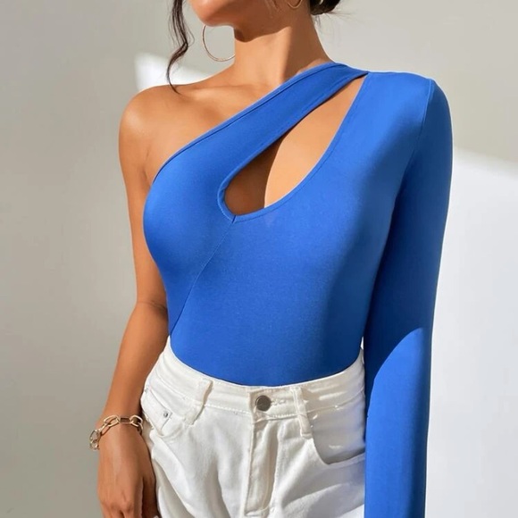 New Inventory 🔥One Shoulder Cut Out Bodysuit🔥 - Picture 6 of 7